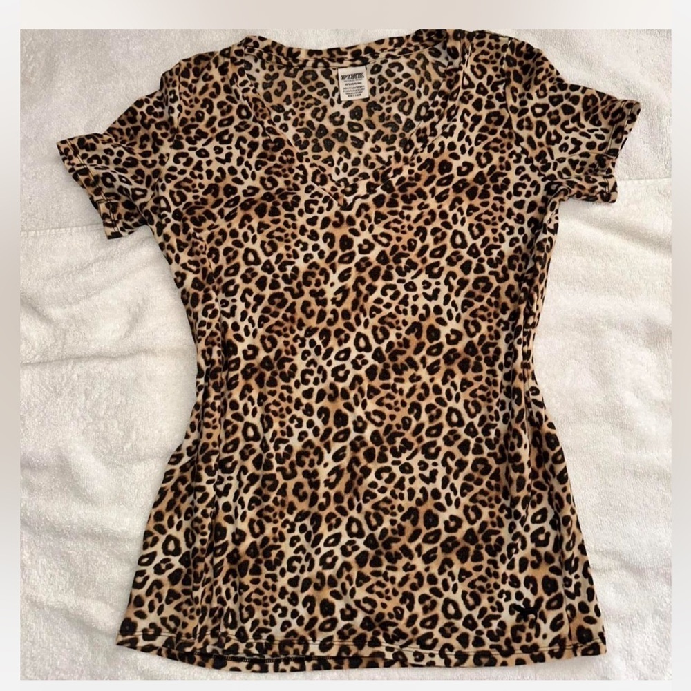 Leopard print cotton stretch with V-neck t-shirt from Pink/ VS